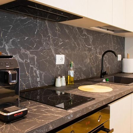Luxury Rooftop 23 Bed & Breakfast Tiranë Eksteriør bilde