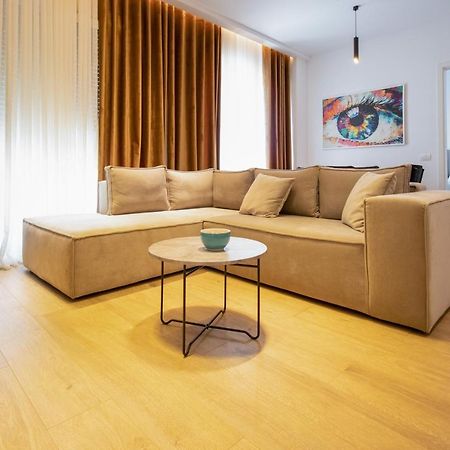 Luxury Rooftop 23 Bed & Breakfast Tiranë Eksteriør bilde