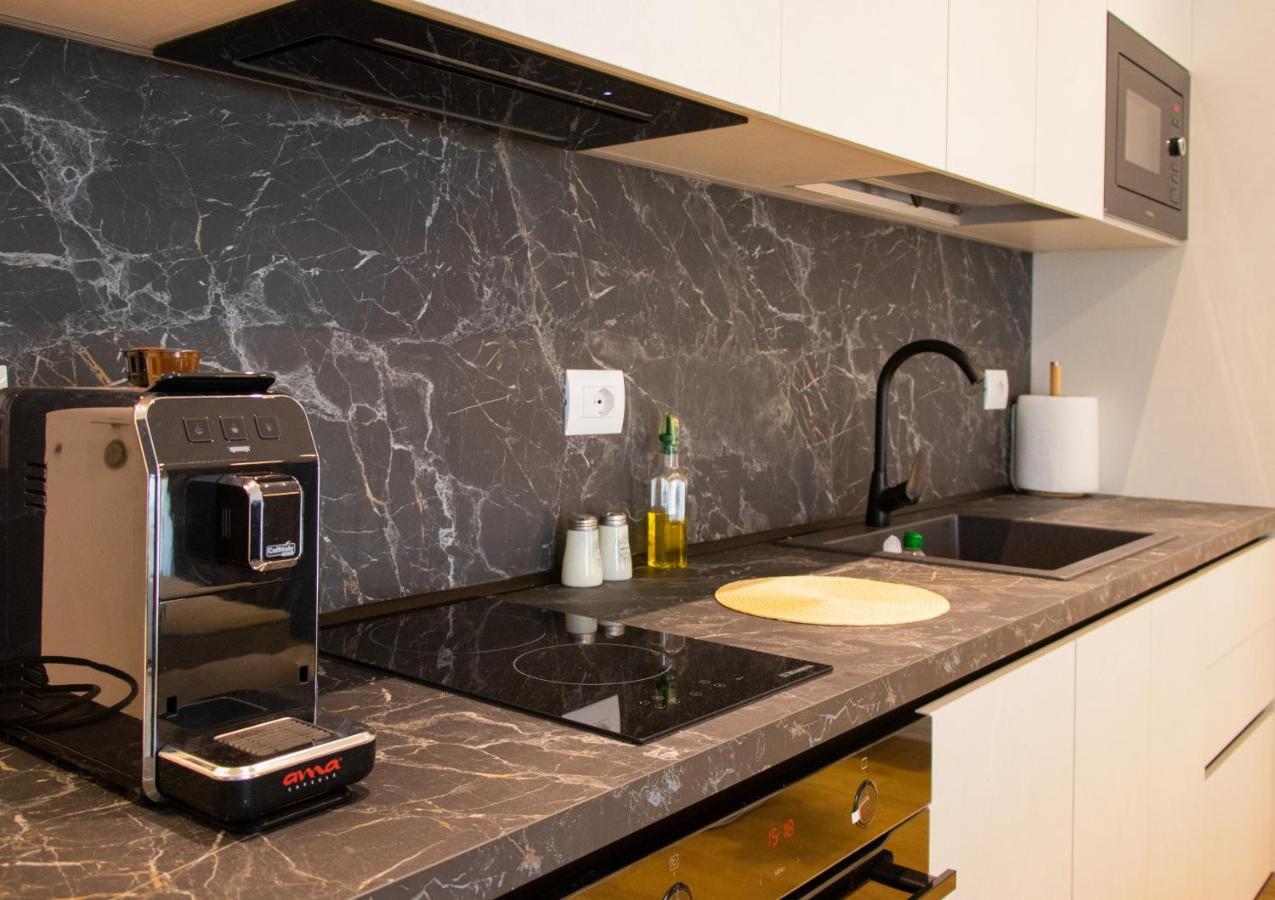 Luxury Rooftop 23 Bed & Breakfast Tiranë Eksteriør bilde