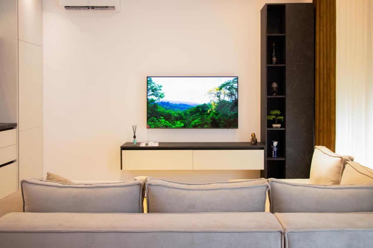 Luxury Rooftop 23 Bed & Breakfast Tiranë Eksteriør bilde