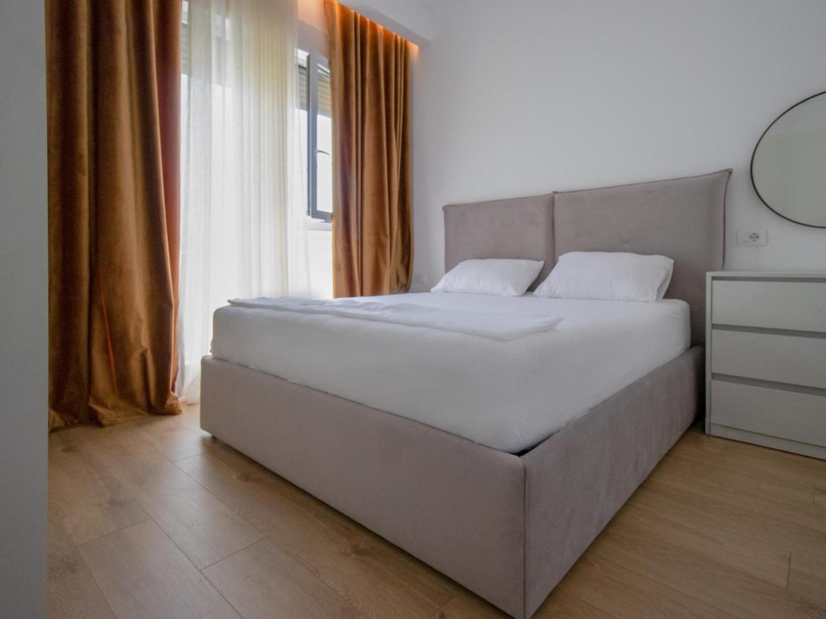 Luxury Rooftop 23 Bed & Breakfast Tiranë Eksteriør bilde