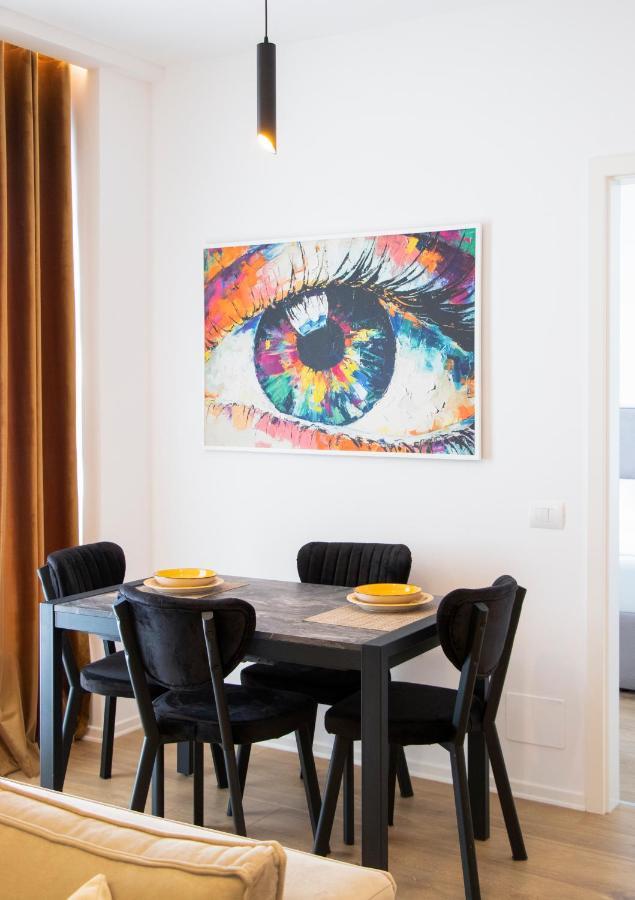 Luxury Rooftop 23 Bed & Breakfast Tiranë Eksteriør bilde