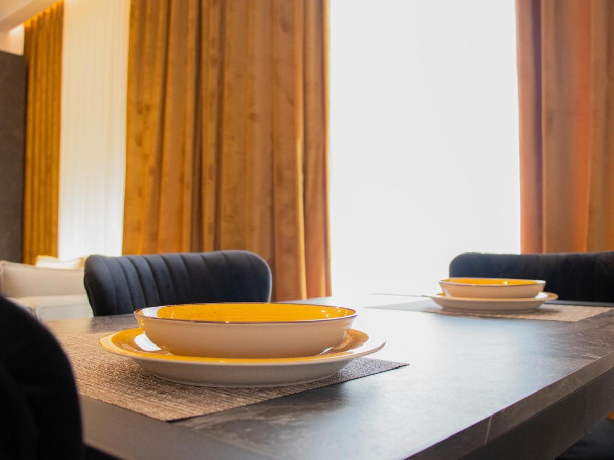 Luxury Rooftop 23 Bed & Breakfast Tiranë Eksteriør bilde
