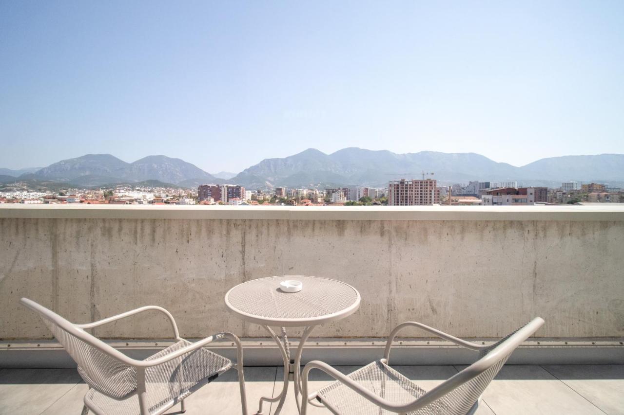 Luxury Rooftop 23 Bed & Breakfast Tiranë Eksteriør bilde