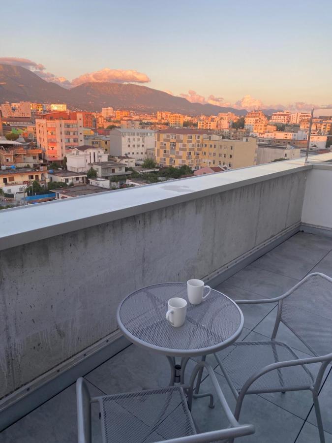 Luxury Rooftop 23 Bed & Breakfast Tiranë Eksteriør bilde